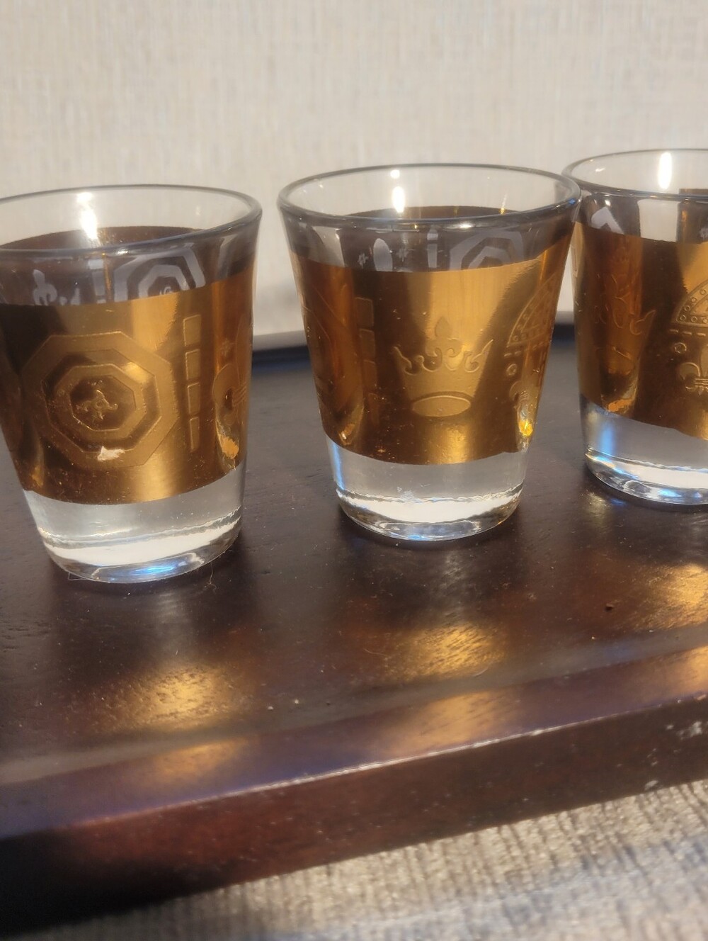 Vintage Anchor Hocking Medallion Mid-Century Modern Gold Crest Set Of 5